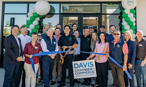 Urban Plates ribbon cutting at the Davis location.